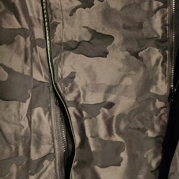 Vintage INC International Men's Black Camouflage Jacket - Picture 3 of 7